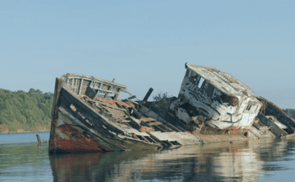 wrecked ship - Robinson Crusoe