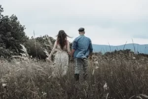 man with a lady -far-from-the-madding-crowd